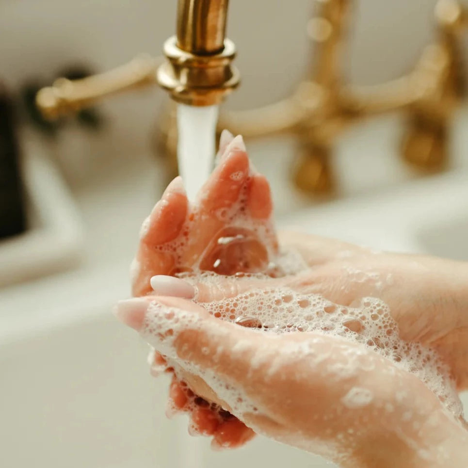 Savon à mains FÈVE DE TONKA, AMBRE BOISÉ & VANILLE