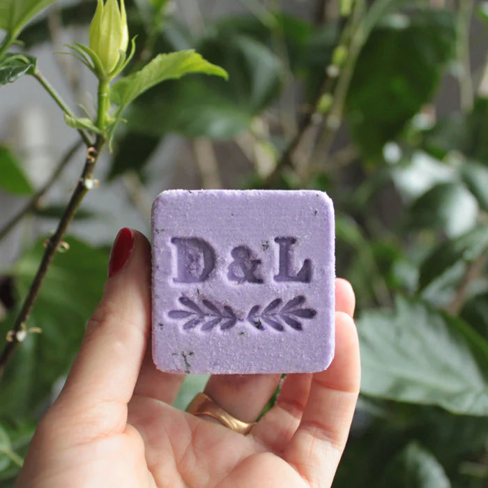 LAVENDER & HIBISCUS effervescent bath cube