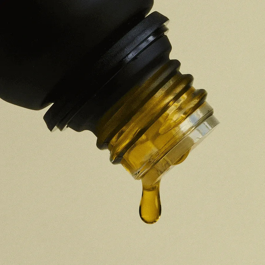 CEDARWOOD essential oil
