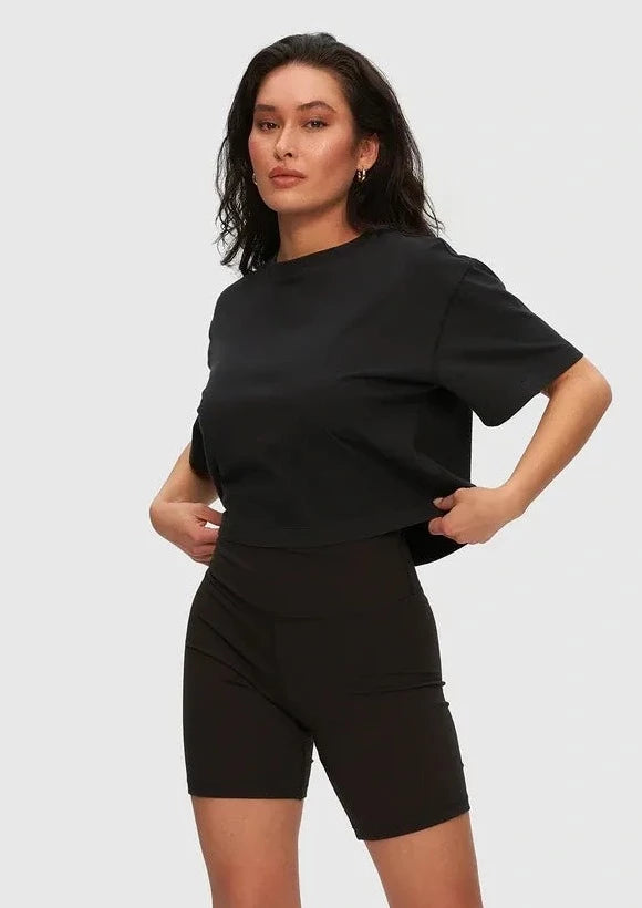 Black cropped t-shirt